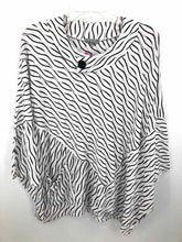 Load image into Gallery viewer, Habitat Size Small White/Black Stripe Knit Top