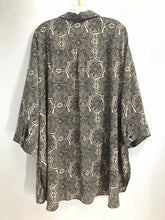 Load image into Gallery viewer, Catherines Size 5X Black/beige Print Blouse