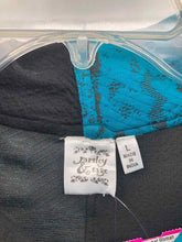 Load image into Gallery viewer, Parsley &amp; Sage Size Large Black/blue Print Knit Top