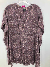 Load image into Gallery viewer, Torrid Size 4X Purple Print Blouse
