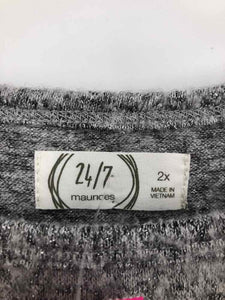 Maurices Size 2X Red/Black Plaid Knit Top