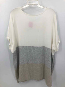 Maurices Size 2X Ivory Screen Printed Knit Top