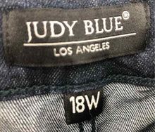 Load image into Gallery viewer, Judy Blue Size 18 Denim Jeans