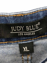 Load image into Gallery viewer, Judy Blue Size XL Denim Frayed Shorts