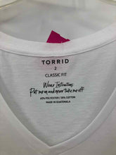 Load image into Gallery viewer, Torrid Size 1X White hearts Knit Top