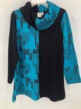 Load image into Gallery viewer, Parsley &amp; Sage Size Large Black/blue Print Knit Top