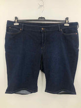 Load image into Gallery viewer, Duluth Trading Size 24 Denim Shorts