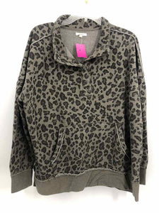 Maurices Size XL Olive/black Camoflage Knit Top