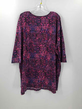 Load image into Gallery viewer, Catherines Size 2X Purple/pink Print Knit Top