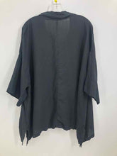 Load image into Gallery viewer, Oska Size 1X Black Linen Blouse