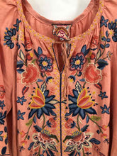 Load image into Gallery viewer, Johnny Was Size 1X Peach Embroidered Blouse