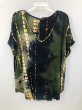 Load image into Gallery viewer, Coin Size 2X Olive/black tiedye Knit Top