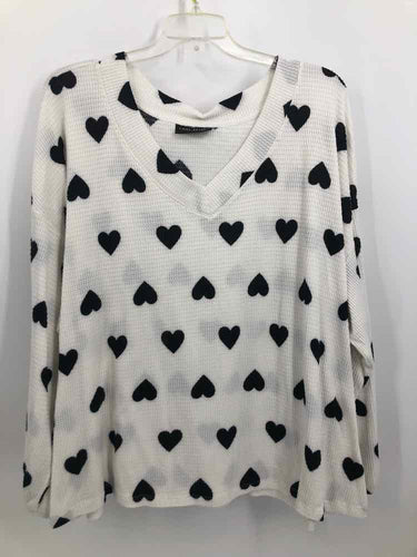Lane Bryant Size 26/28 Ivory/black hearts Knit Top