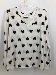 Lane Bryant Size 26/28 Ivory/black hearts Knit Top