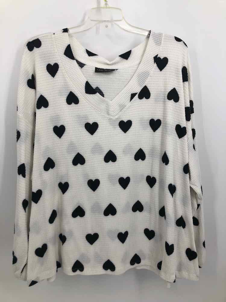 Lane Bryant Size 26/28 Ivory/black hearts Knit Top