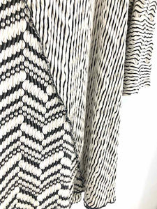 Ali Miles Size 3X White/Black lines Tunic