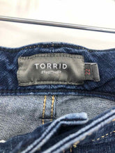 Load image into Gallery viewer, Torrid Size 22 Denim Shorts