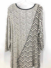 Load image into Gallery viewer, Ali Miles Size 3X White/Black lines Tunic