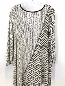 Ali Miles Size 3X White/Black lines Tunic