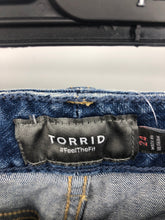 Load image into Gallery viewer, Torrid Size 24 Denim Frayed Shorts