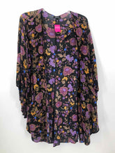 Load image into Gallery viewer, Torrid Size 2x/3x Purple/Black Floral Duster