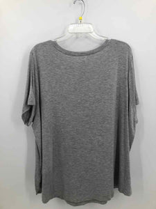 Maurices Size 2X Gray Screen Printed Knit Top