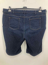 Load image into Gallery viewer, Duluth Trading Size 24 Denim Shorts