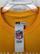 Load image into Gallery viewer, Packers Size Large Gold logo Knit Top