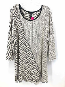 Ali Miles Size 3X White/Black lines Tunic