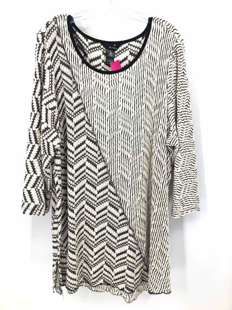 Ali Miles Size 3X White/Black lines Tunic