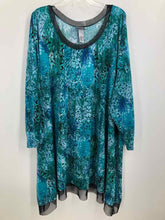 Load image into Gallery viewer, Catherines Size 4X blue/aqua Print Knit Top