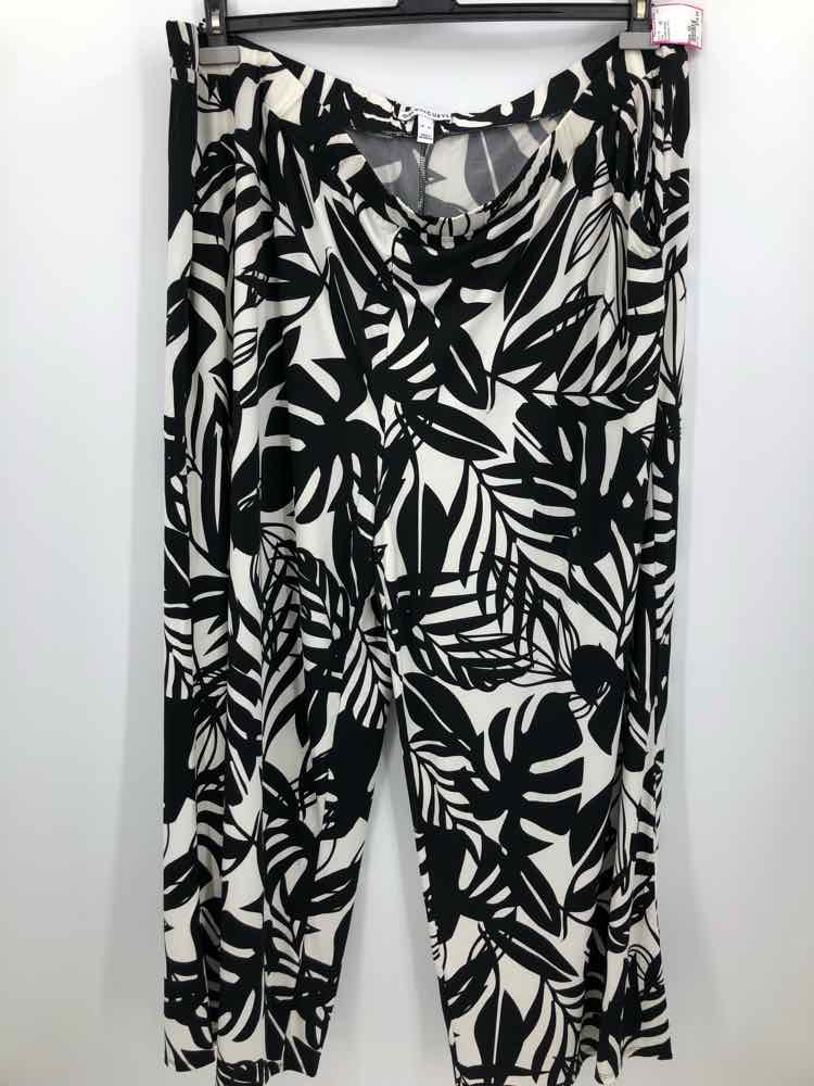 Girl with Curves Size 4X Black/white Print Pants